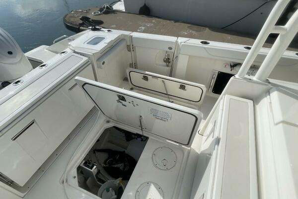 32ft Pursuit Yacht For Sale