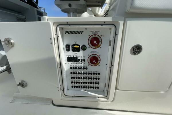 32ft Pursuit Yacht For Sale