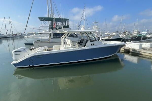 32ft Pursuit Yacht For Sale