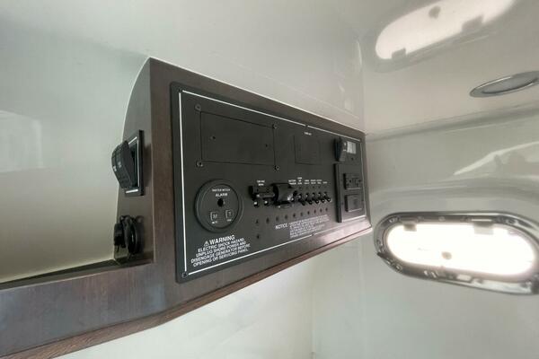 32ft Pursuit Yacht For Sale