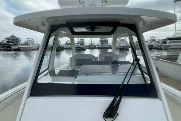 32ft Pursuit Yacht For Sale
