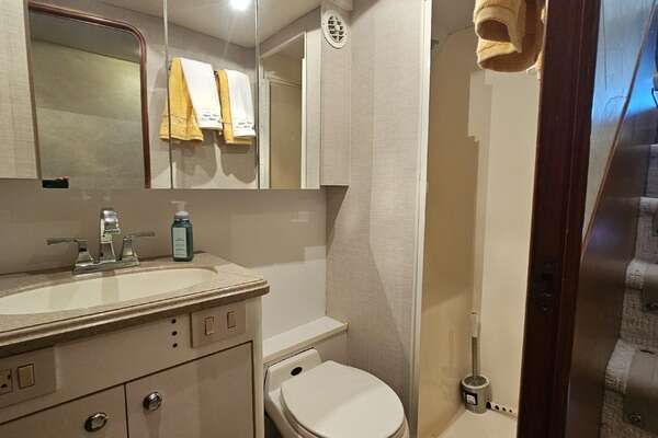 2000 Ocean Yachts 70