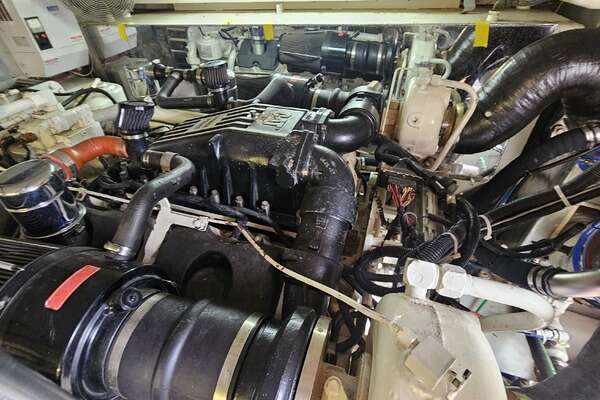 2000 Ocean Yachts 70