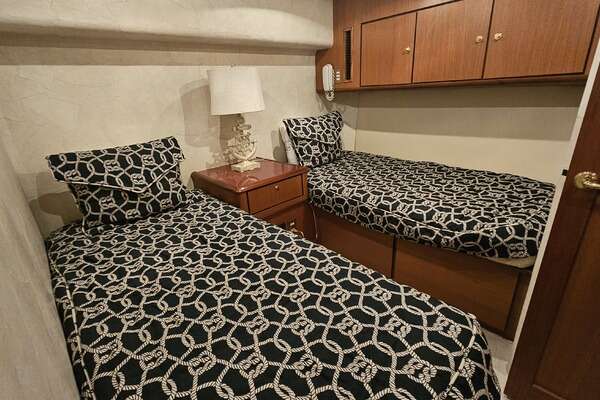 2000 Ocean Yachts 70