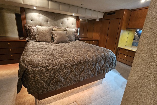 70ft Ocean Yachts Yacht For Sale