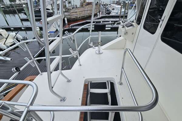 2000 Ocean Yachts 70