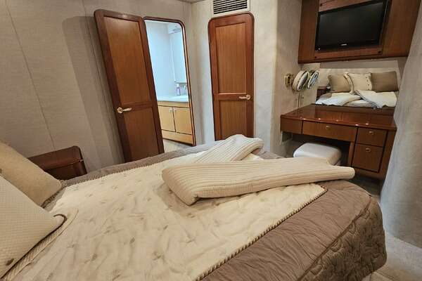 2000 Ocean Yachts 70