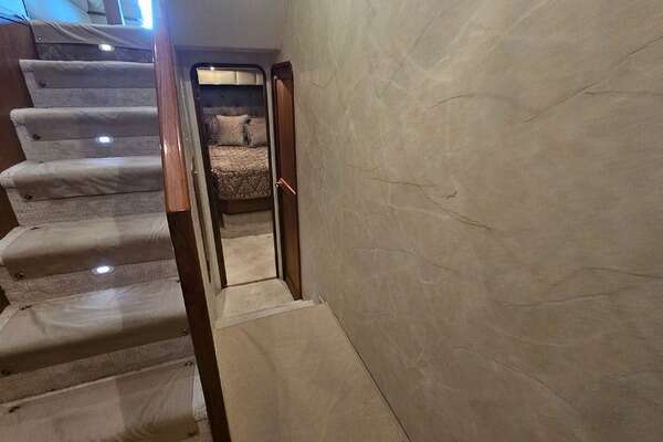 2000 Ocean Yachts 70