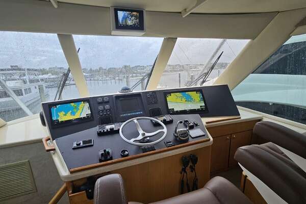 2000 Ocean Yachts 70