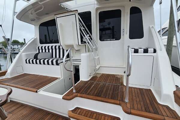 2000 Ocean Yachts 70