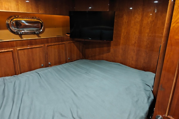 RAYS 82ft Horizon Yacht For Sale