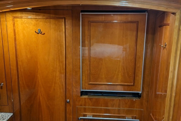 2007 Horizon 82