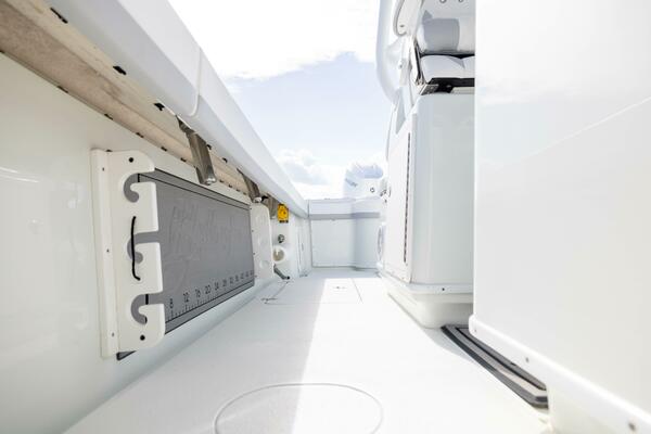 Done Deal 32ft Yellowfin Yacht For Sale