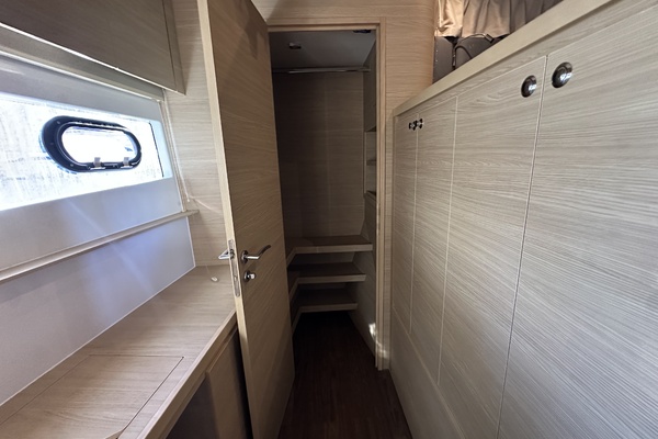 54ft Aquila Yacht For Sale