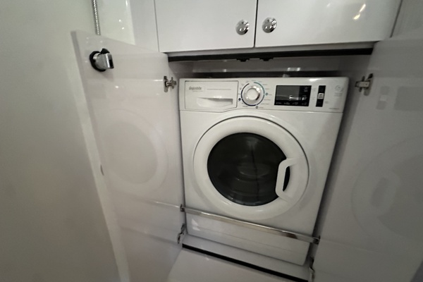 54ft Aquila Yacht For Sale