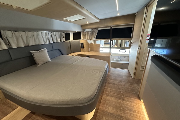 54ft Aquila Yacht For Sale