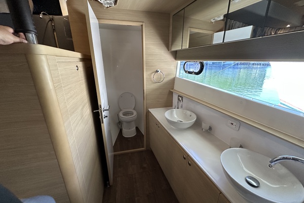 54ft Aquila Yacht For Sale