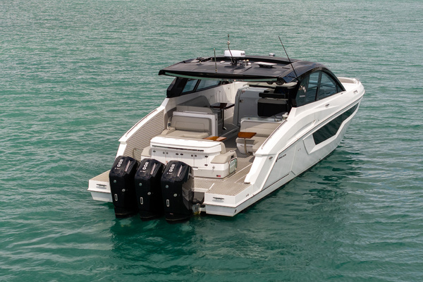 Photo of the 2024 Cruisers Yachts 50 GLS