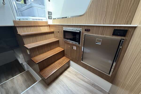 2024 Cruisers Yachts 50