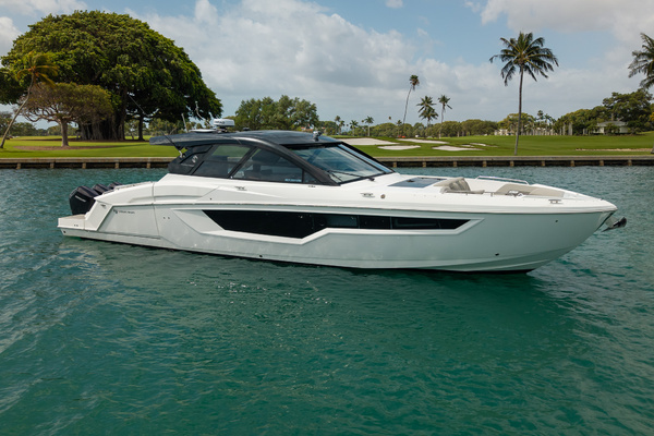 Photo of the 2024 Cruisers Yachts 50 GLS