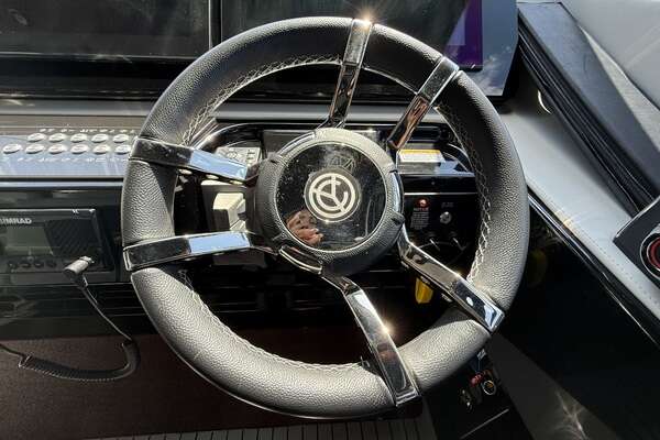 2024 Cruisers Yachts 50