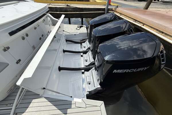 2024 Cruisers Yachts 50