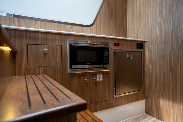 2024 Cruisers Yachts 50