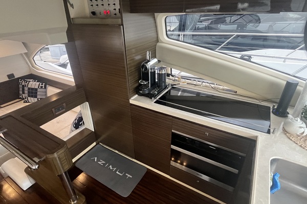 54ft Azimut Yacht For Sale