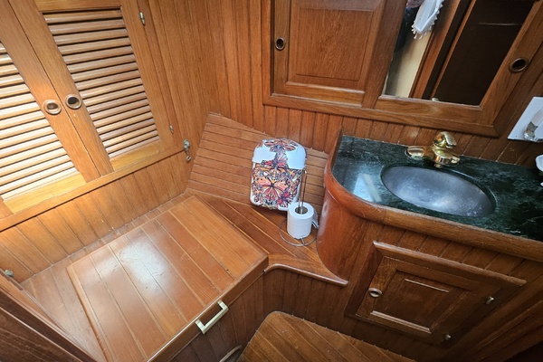 Lady Suzanne 33ft Hans Christian Yacht For Sale