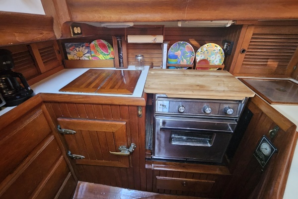 Lady Suzanne 33ft Hans Christian Yacht For Sale