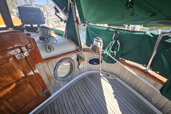 Lady Suzanne 33ft Hans Christian Yacht For Sale