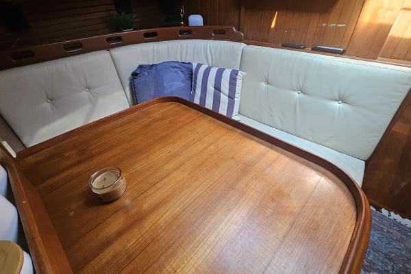 Lady Suzanne 33ft Hans Christian Yacht For Sale