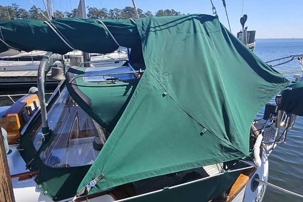 Lady Suzanne 33ft Hans Christian Yacht For Sale