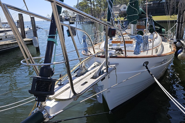 Lady Suzanne 33ft Hans Christian Yacht For Sale