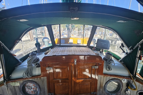 Lady Suzanne 33ft Hans Christian Yacht For Sale