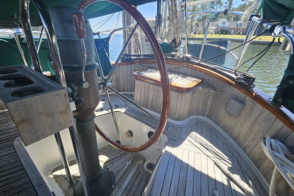 Lady Suzanne 33ft Hans Christian Yacht For Sale