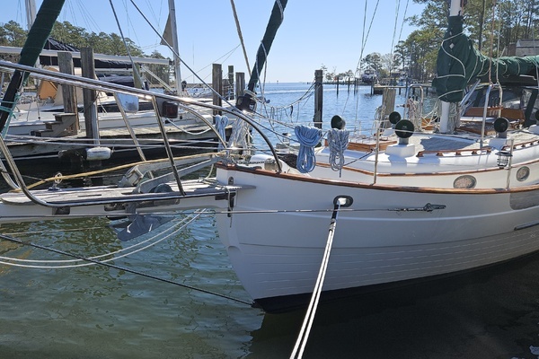 Photo of the 1985 Hans Christian 33T "Lady Suzanne"