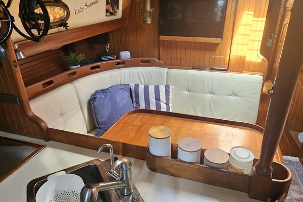 Lady Suzanne 33ft Hans Christian Yacht For Sale