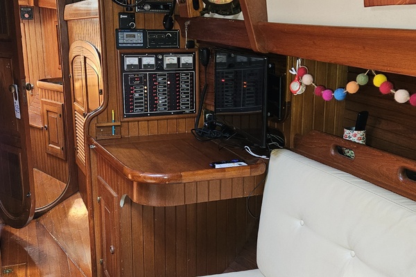 Lady Suzanne 33ft Hans Christian Yacht For Sale