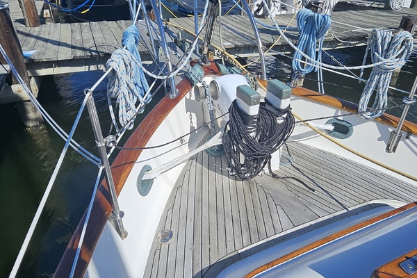 Lady Suzanne 33ft Hans Christian Yacht For Sale