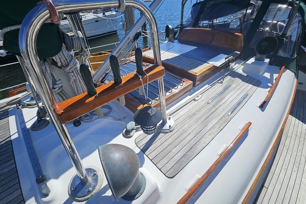 Lady Suzanne 33ft Hans Christian Yacht For Sale