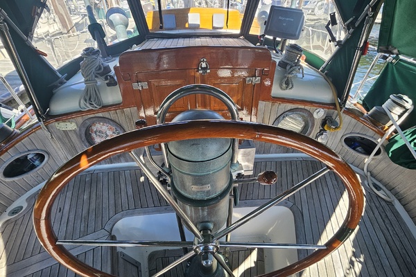 Lady Suzanne 33ft Hans Christian Yacht For Sale