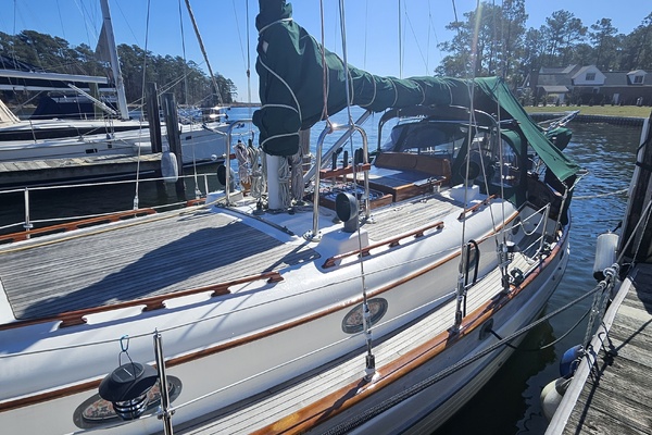 Lady Suzanne 33ft Hans Christian Yacht For Sale