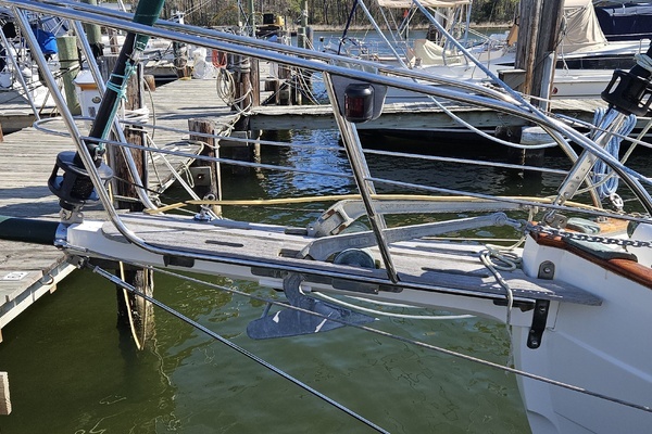 Photo of the 1985 Hans Christian 33T "Lady Suzanne"