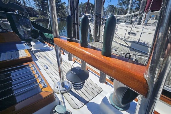 Lady Suzanne 33ft Hans Christian Yacht For Sale