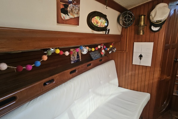 Lady Suzanne 33ft Hans Christian Yacht For Sale