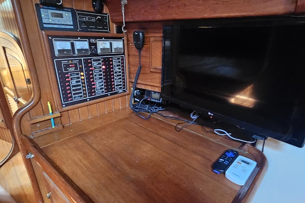 Lady Suzanne 33ft Hans Christian Yacht For Sale