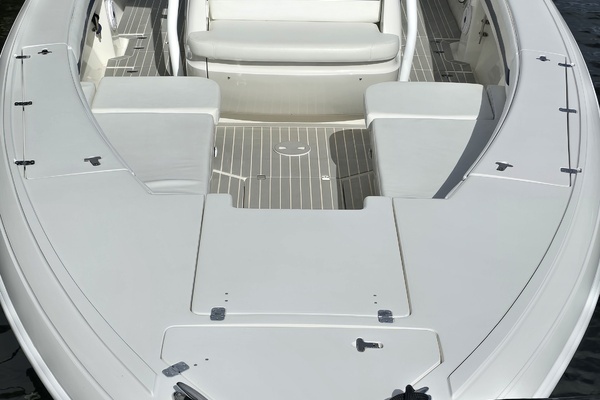 Photo of the 2007 Intrepid 323 Open "CG"