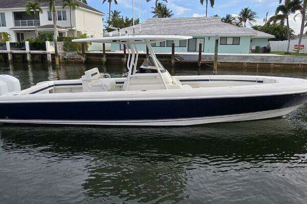 Photo of the 2007 Intrepid 323 Open "CG"