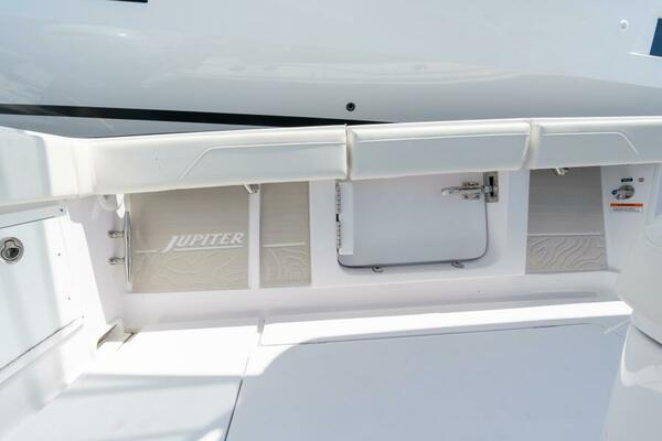 34ft Jupiter Yacht For Sale